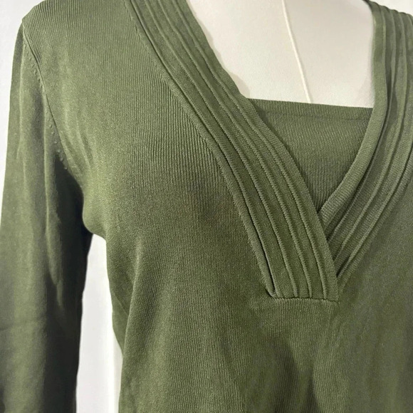 August Silk Quarter Sleeve V-Neck Blouse Green Size M - Picture 3 of 6
